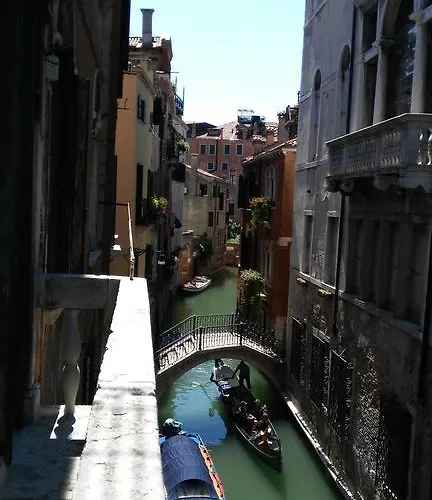 アパート Balcone Sul Canale ヴェネツィア