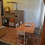 بالكوني سول كانالي شقة البندقية